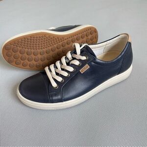 Ecco 7 Soft Leather Navy Blue Leather Trainer Sneakers Size 4-4.5